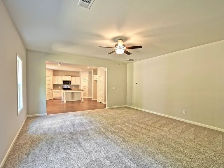 727 McDonald Dr — Photo 2