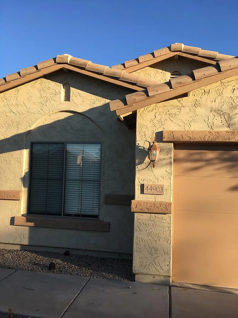 3 bed, 1277 sqft, $1,700 — Photo 1