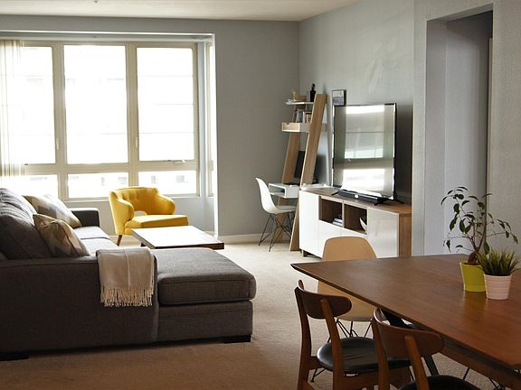 5th image of 1465 C St Unit 3506