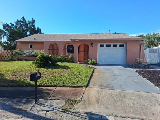 8758 Hemlock Ln