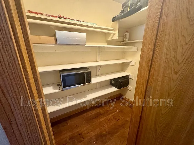 1 bed, 1.0 bath, 760 sqft, $900 — Photo 4