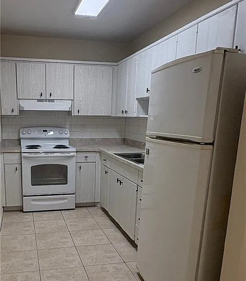 333 SE Martin Ave #1-F — Photo 1