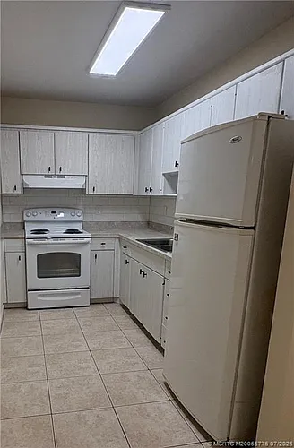 333 SE Martin Ave #1-F Photo 1 333 SE Martin Ave #1-F Photo 1