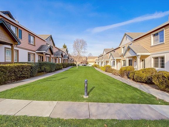3rd image of 633 Daniels Avenue #76