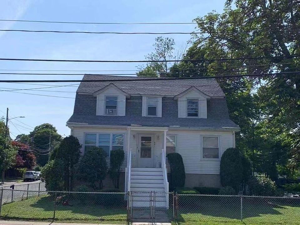 1st image of 581 Washington St #1