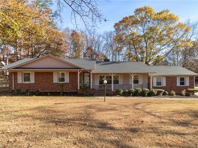 1800 Sharpe Rd, Greensboro, NC, 27406