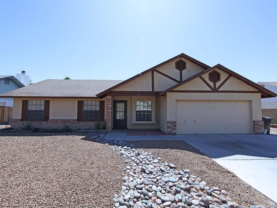 1st image of 2317 E Catalina Ave