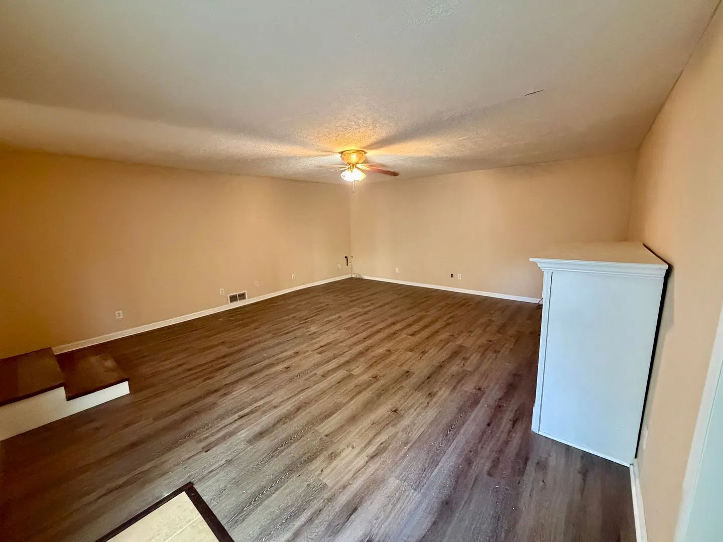Spacious 4-Bedroom, 2-Bath Home for Rent 723 Cleveland Ave, Glasgow, KY — Photo 3