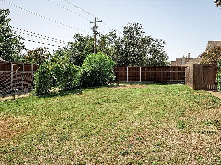 6814 Pemberton Dr — Photo 24