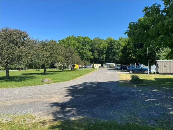 1403 Ridley Rd, Phelps, NY 14532