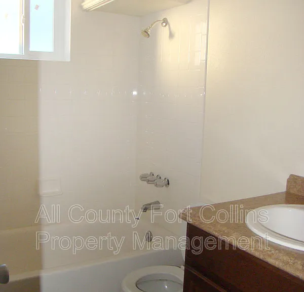 1108 Baker St #B — Photo 4
