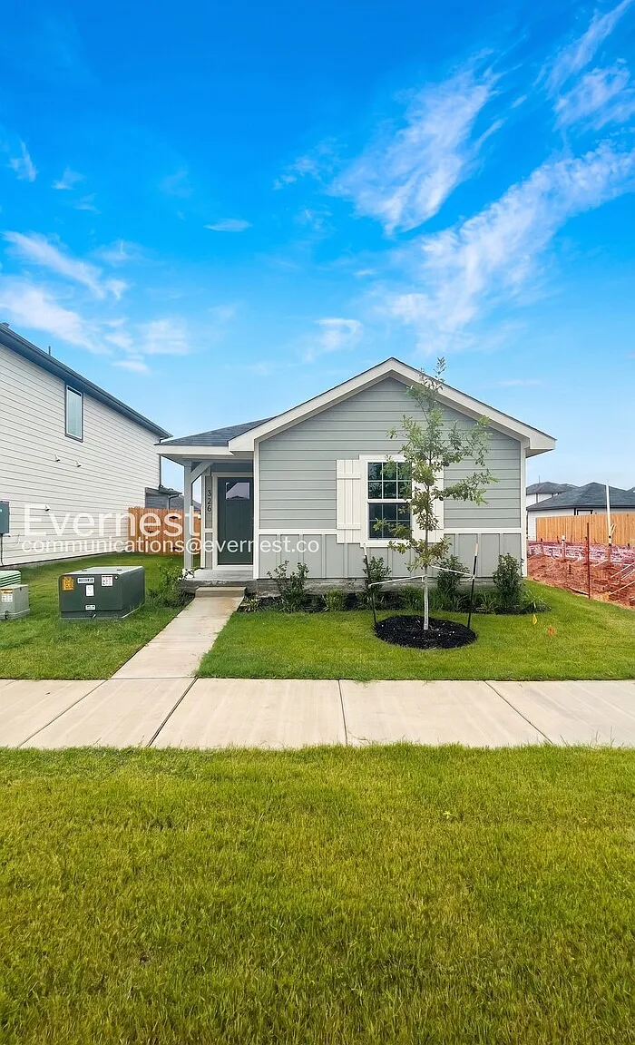3 bed, 2.0 bath, 1206 sqft, $1,745 — Photo 2