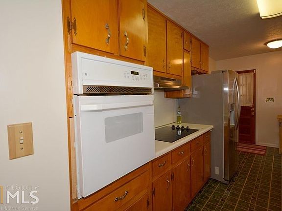 5th image of 1332 Stoneybrook Dr