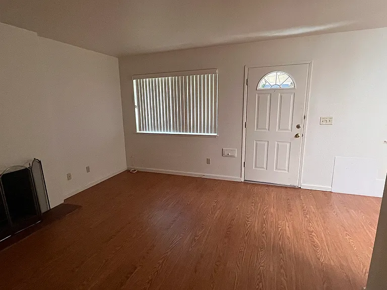 712 F St — Photo 3