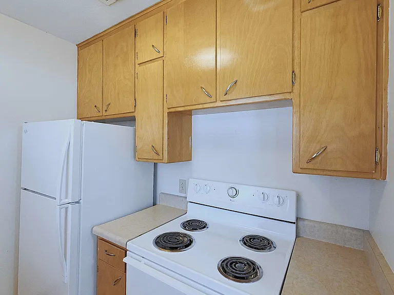 4321 Holdrege St #1 — Photo 8