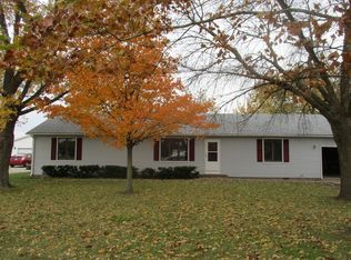511 S Vine St, Camargo, IL 61919