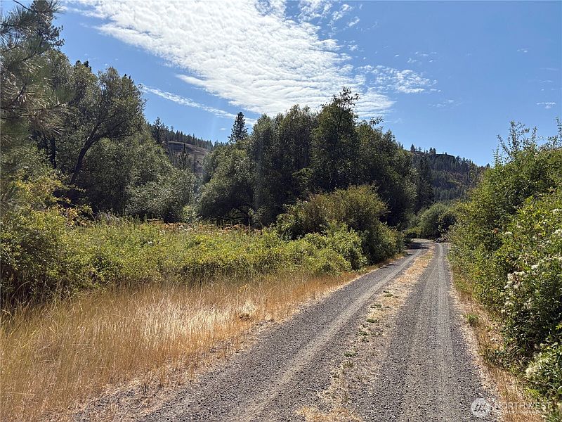 6th image of 32900 Hawk Creek Ranch Rd N