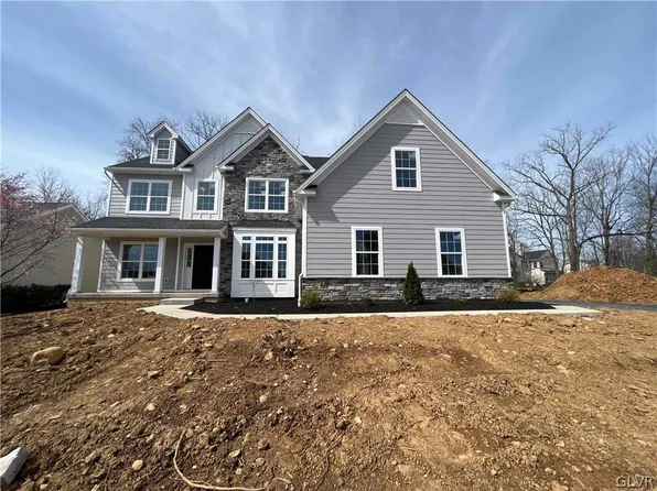 2708 Hollow View Dr #9, Easton, PA 18045