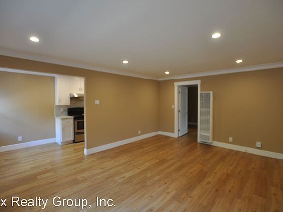 5th image of 149 Santa Helena Ave APT 2
