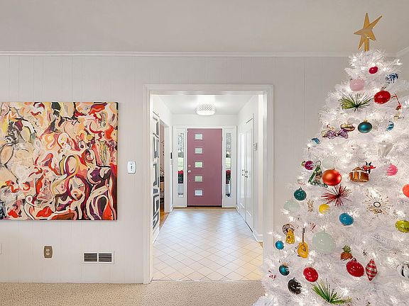5th image of 2112 Granada Dr