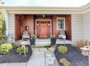 7 Pinecrest Rd, West Hartford, CT 06117