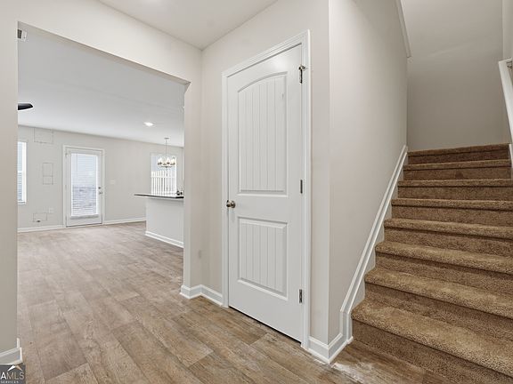 5th image of 222 Norchester Ave
