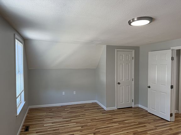 3rd image of 210 6th St APT 1