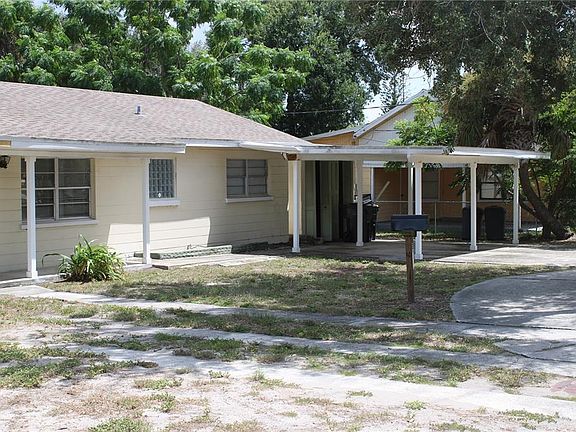 3rd image of 2337 N Crystal Lake Dr