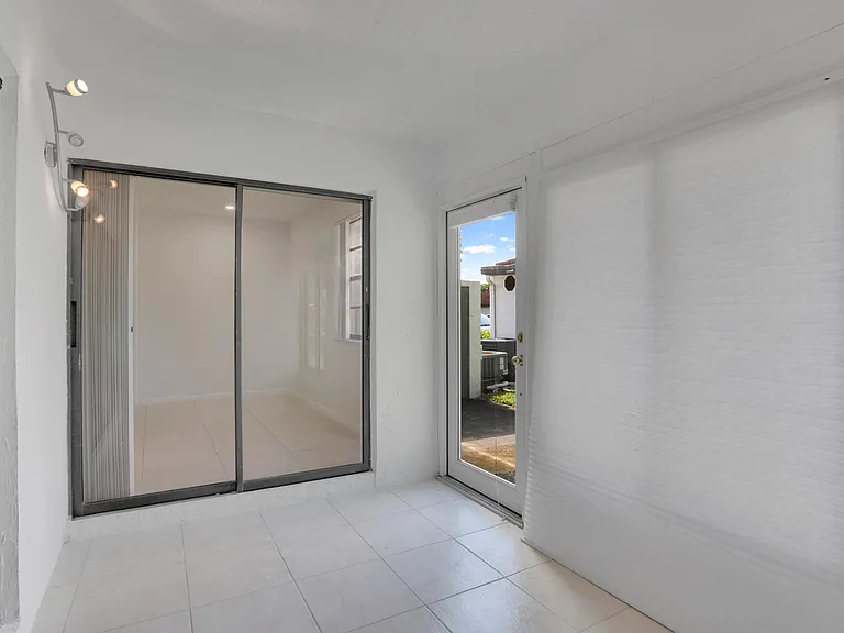 315 NW 36th Ave — Photo 22