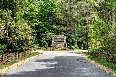 3rd image of 476 Lone Chimney Dr