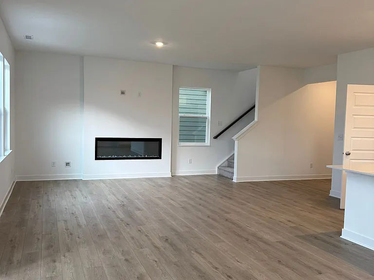 15370 Farrington Way — Photo 4