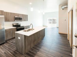 2800 Flatwater Dr #208, South Sioux City, NE 68776