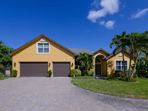2nd image of 1001 SE Coral Reef St