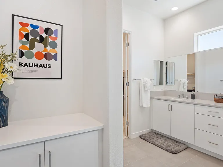 Master Suite 1 Bathroom