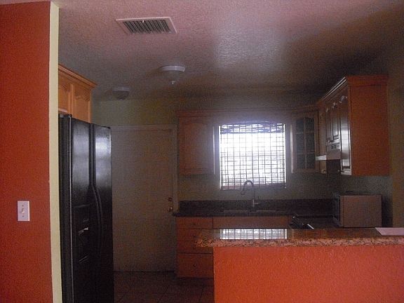 3rd image of 2701 NW 14th St