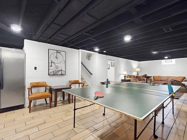 Building's Lounge