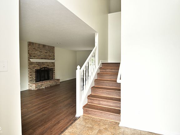 3rd image of 5318 Lacy Way