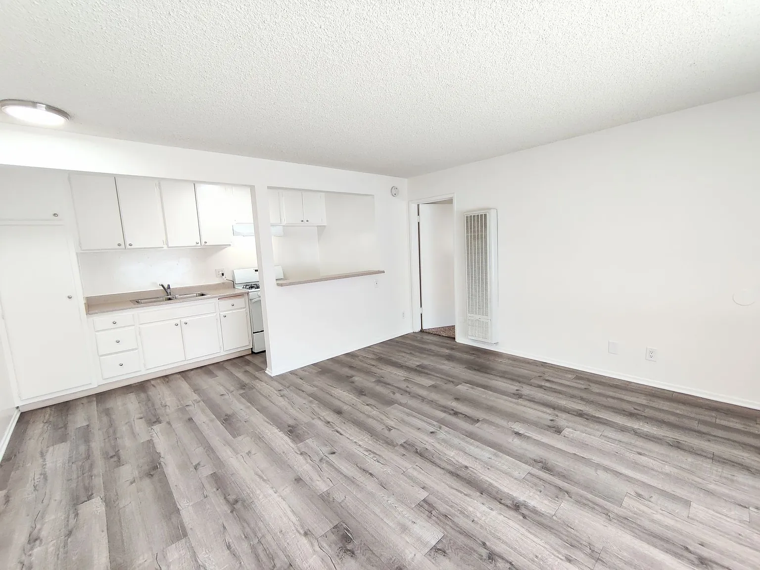Klump Terrace Apartments — Photo 2