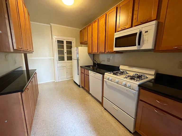 6817 Kingsbury Blvd — Photo 3