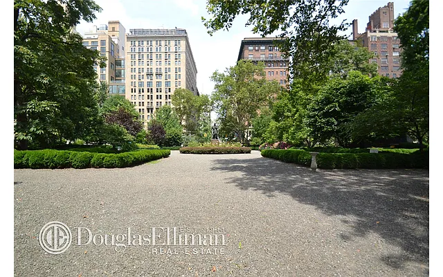 Sold by Douglas Elliman | media 16