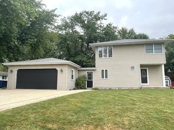 222 N Davis Ave, Amboy, IL 61310
