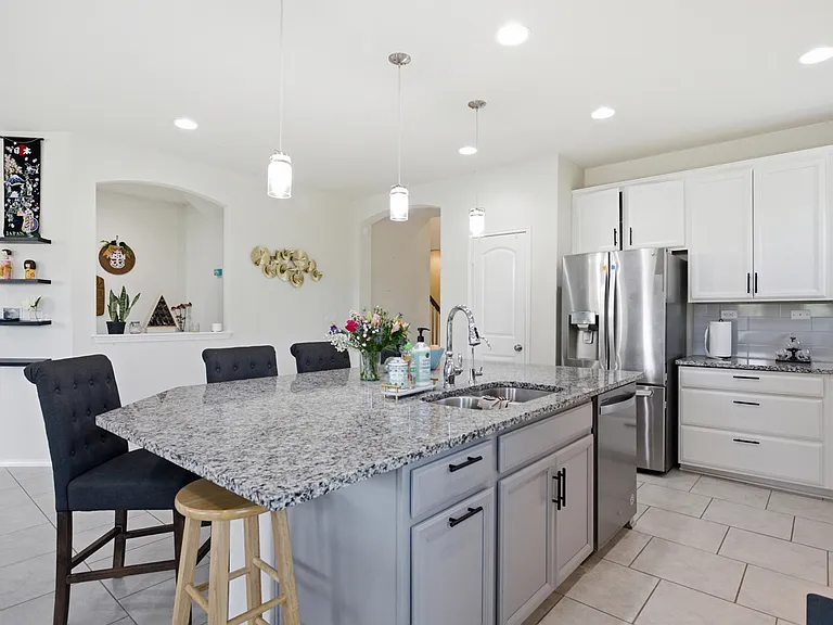 9010 Canopy Bnd — Photo 4