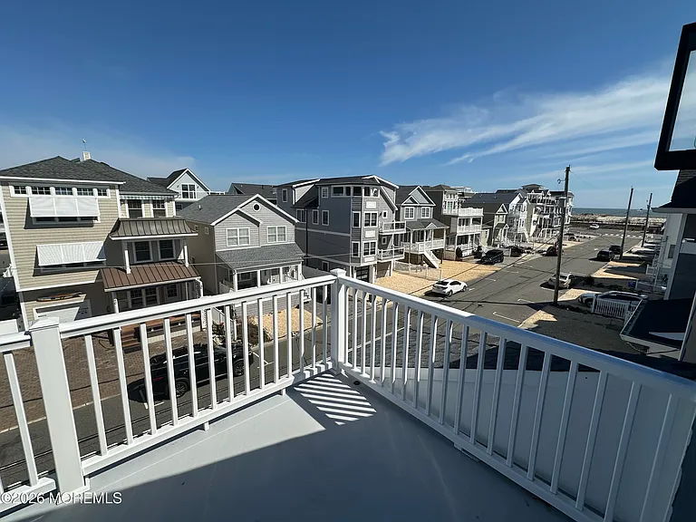 39 Coolidge Ave — Photo 3