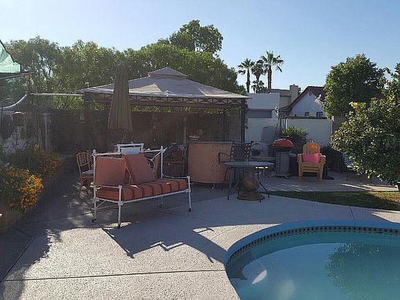 5th image of 3046 E Holmes Ave
