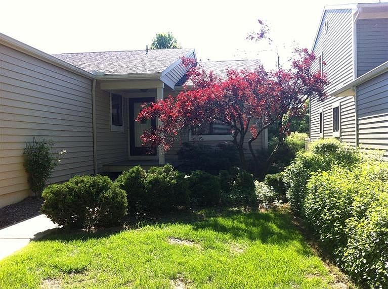 1st image of 688 Woodcreek Cir