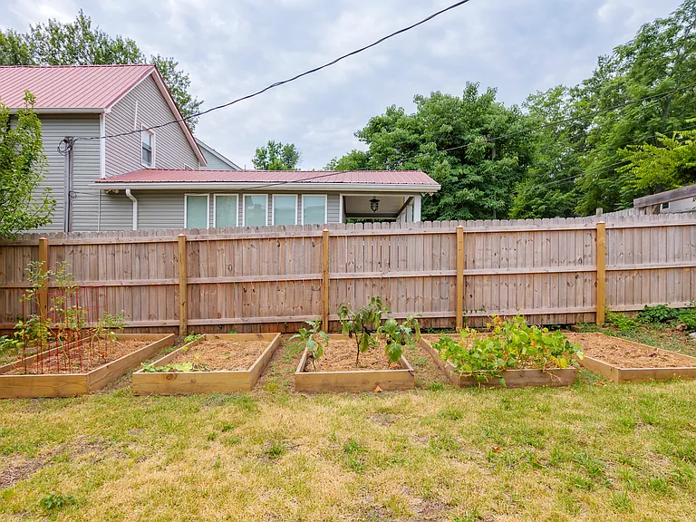 206 Oliver St — Photo 28