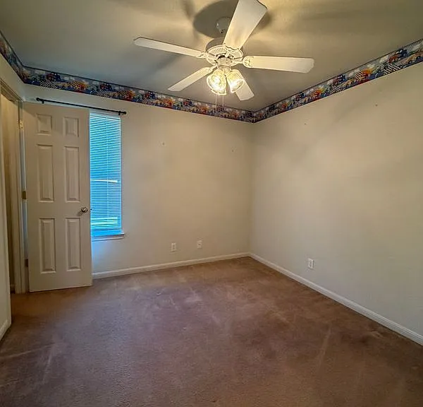 715 Lakeview Dr — Photo 17