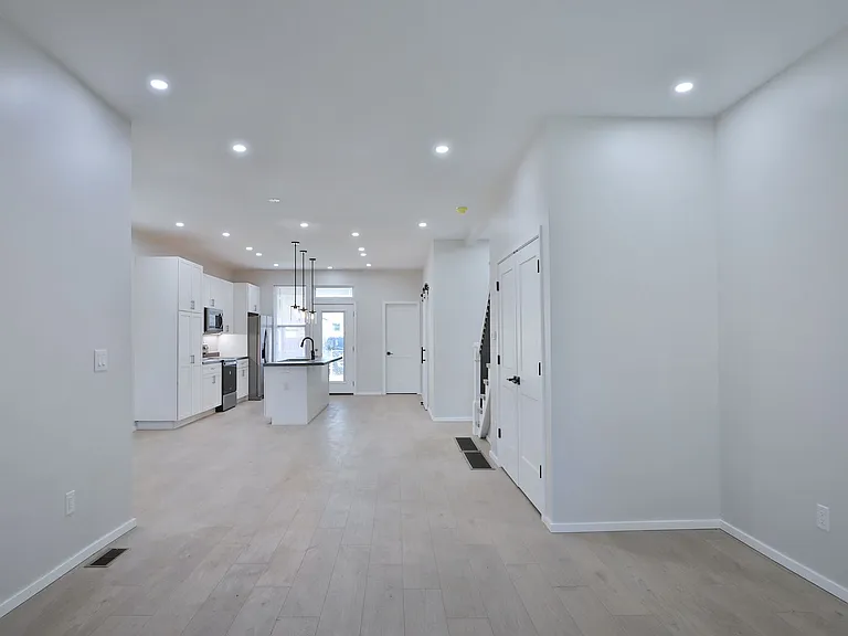 108 Hawkes Ave — Photo 10