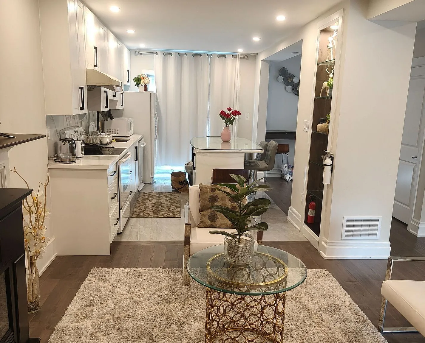 3 bed, $4,500 — Photo 3