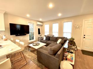21 2nd St #1B, Newport, RI 02840